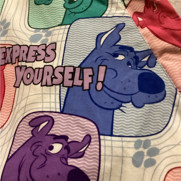 Scooby Doo “Express Yourself” Scrub Top - Picture 3 of 3